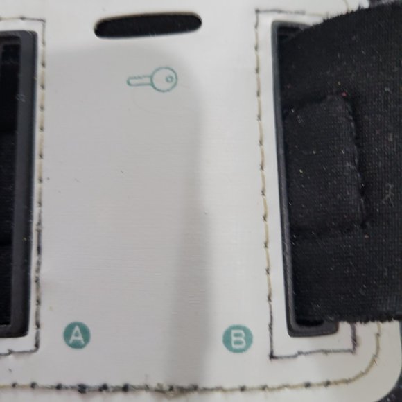 Cell Phone Arm Band - Picture 2 of 4